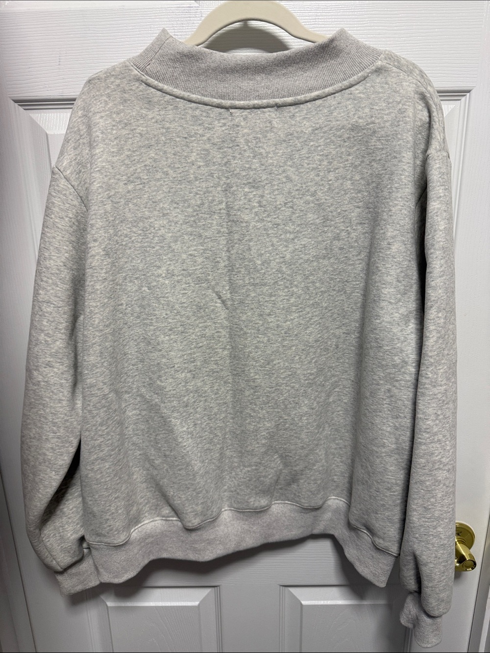 Parke Light Gray Graphic Crewneck Sweater with Red Apple & Yellow Taxi - Picture 2 of 3